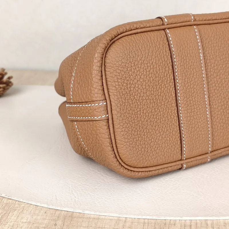 Hermès Top Handle Bag Neo Garden 23 Mini37 Brown Negonda Calfskinmini23 × 10 × 16 cm — detail view 3 of 9