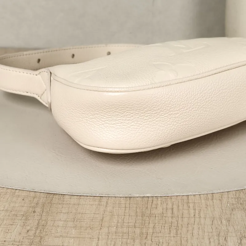 Louis Vuitton Shoulder Bag Moon White Calfskinmini20.5 × 5 × 11 cm — detail view 7 of 11