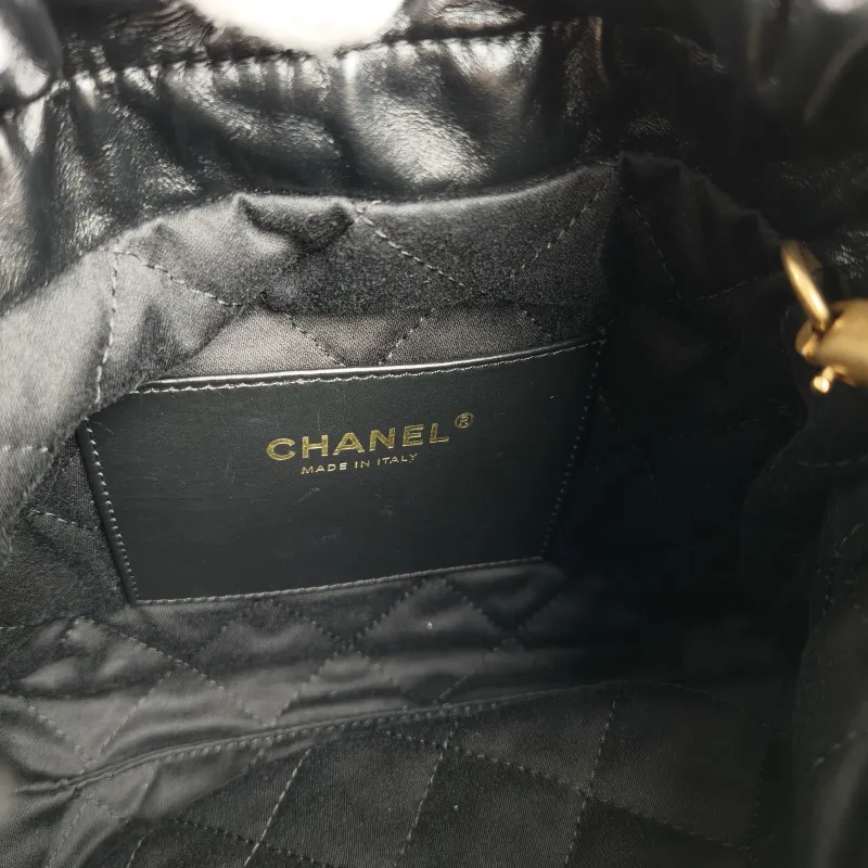 Chanel Crossbody Bag22Bag Black White Calfskinmini20 × 6 × 19 cm — detail view 6 of 10