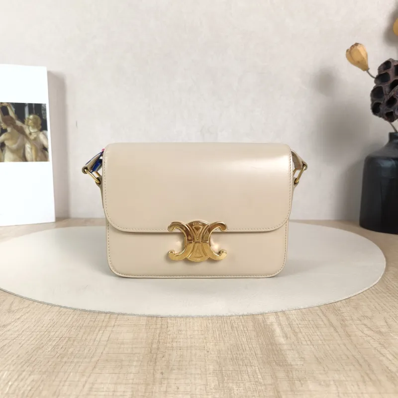CELINE Crossbody Bag Teen Triomphe Taupe Calfskin Small18.5 × 6 × 14 cm
