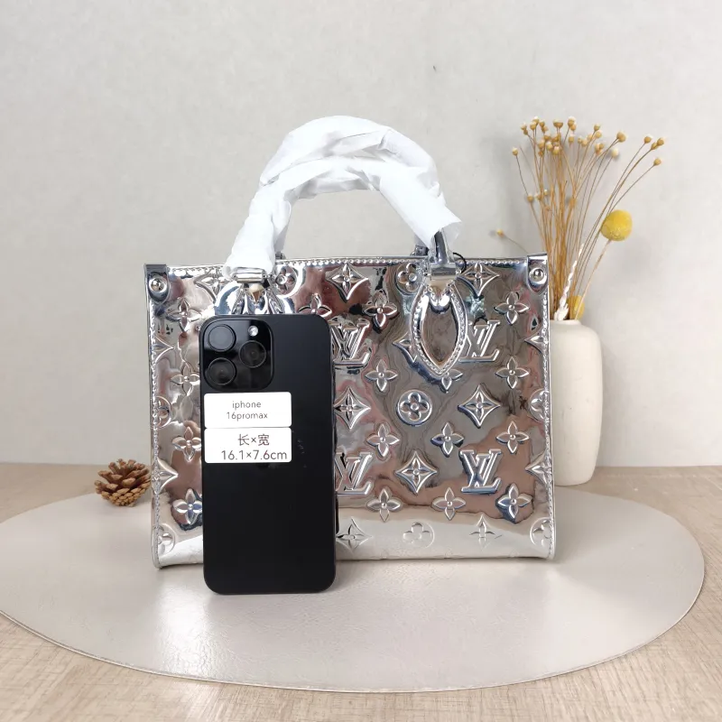 Louis Vuitton Top Handle Bag Onthego Silver Patent Leather Small 25 × 11.5 × 19 cm — cover view 4 of 5