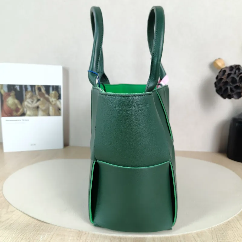 Bottega Veneta Top Handle Bag Arco Woven Tote Bag Green Lambskin Small 30 × 11.5 × 20 cm — detail view 3 of 13