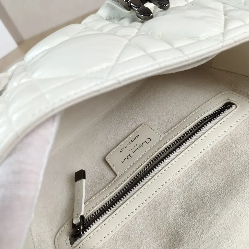 DIOR Crossbody Bag camp Messenger Bag White Calfskin Small 23 × 8 × 15 cm — detail view 1 of 11