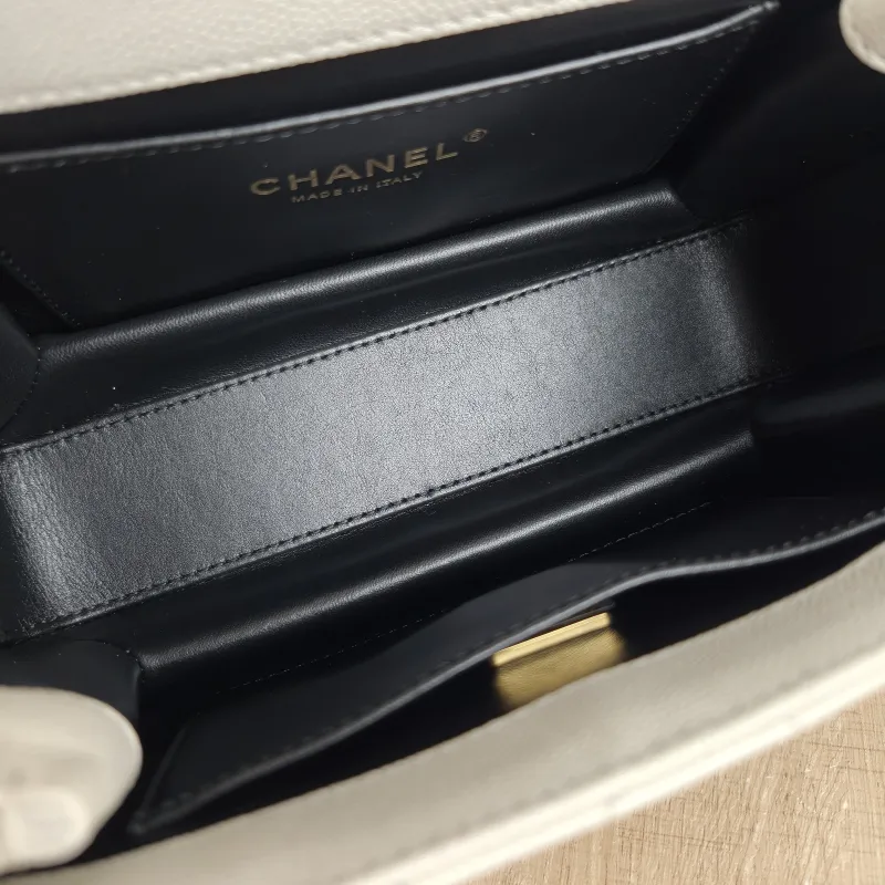 Chanel Crossbody Bag 22k White Grained Calfskin Small Edition 20 × 8.5 × 14.5 cm — detail view 7 of 11