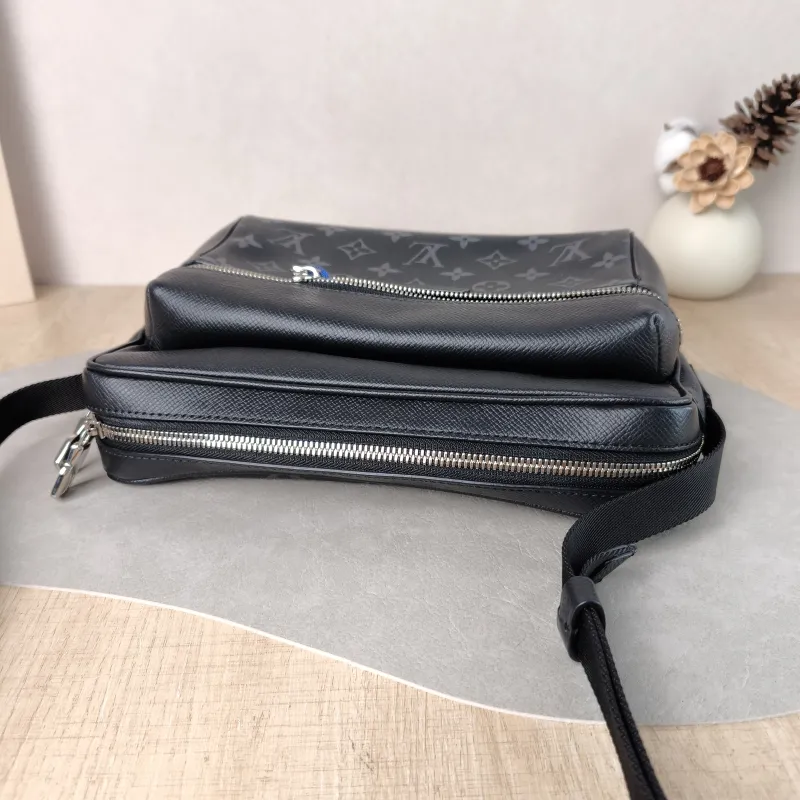 Louis Vuitton Crossbody Bag Outdoor Messenger Bag Black PVC · Calfskin 26 × 10.5 × 20 cm — detail view 1 of 10