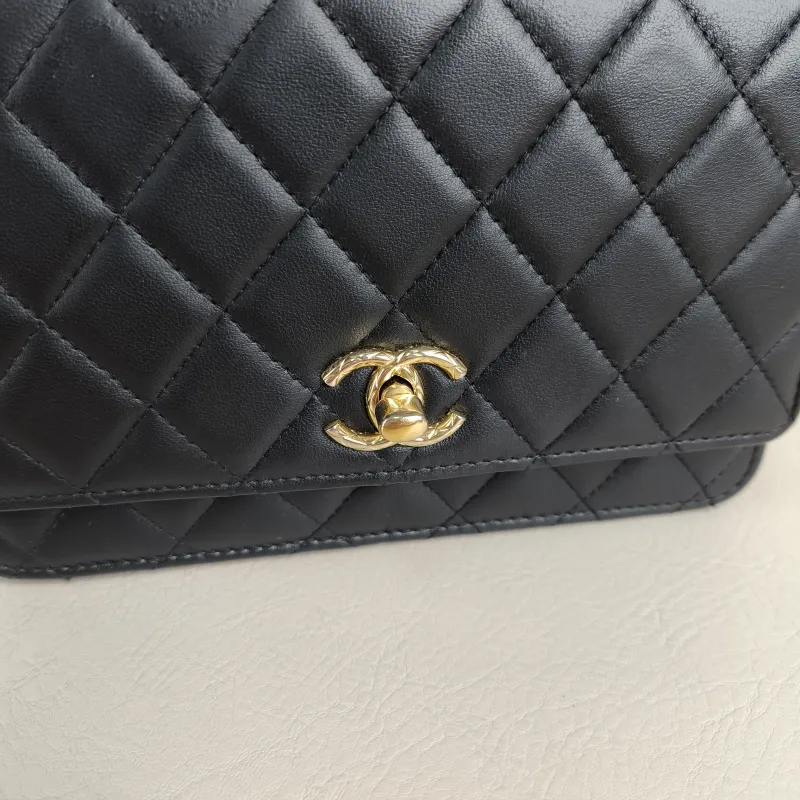 Chanel Crossbody Bagtrendy cc woc Black Lambskinmini19.2 × 3.5 × 12.3 cm — detail view 12 of 12