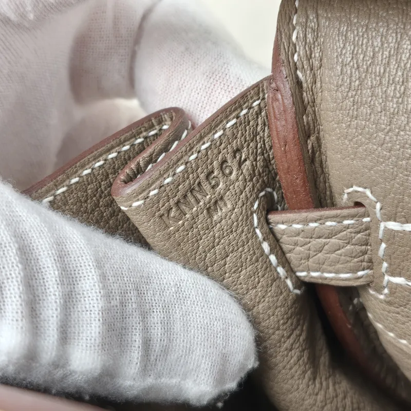 Hermès Top Handle Bag Birkin 25 Gold-Tone Hardware 18Etoupe Togo Calfskin Small 25 × 13 × 20 cm K — detail view 5 of 12