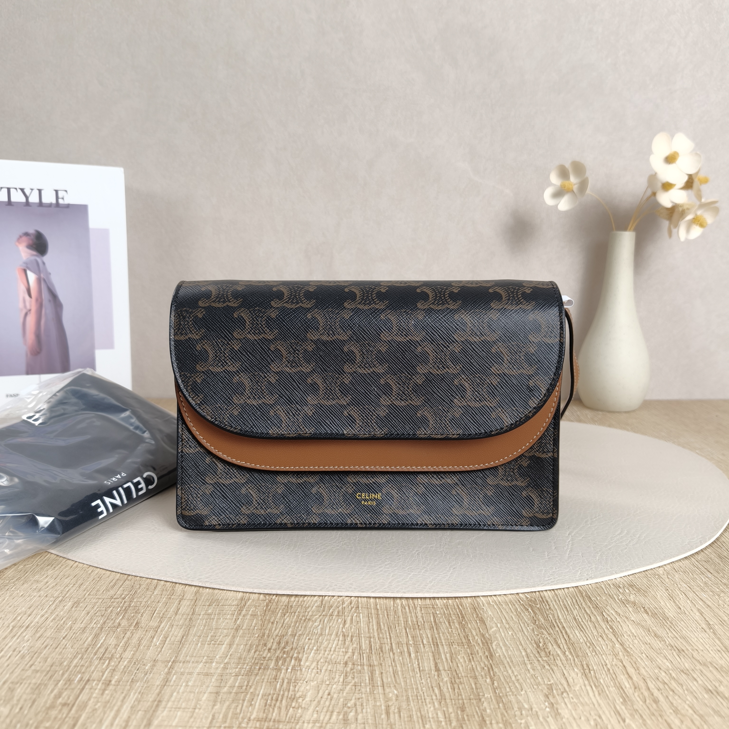 CELINE Crossbody Bag TRIOMPHE Clutchwoc Monogram PVC20 × 6 × 12 cm — cover view 4 of 11