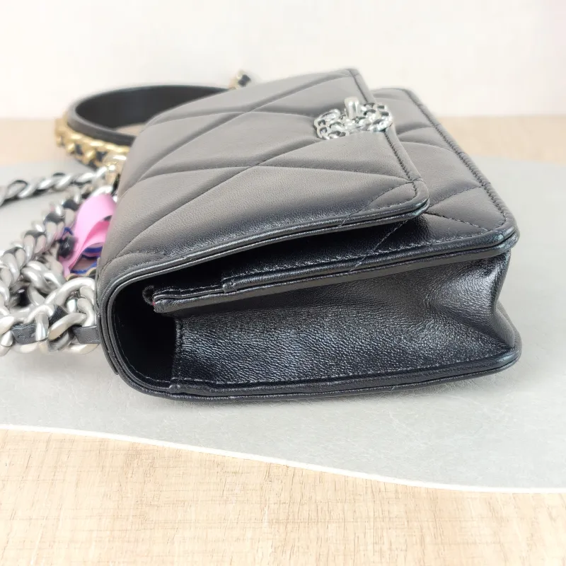 Chanel Crossbody Bag 19Bag WOC Black SL ambskin Mini 19.2 × 3.5 × 12.3 cm — detail view 5 of 11