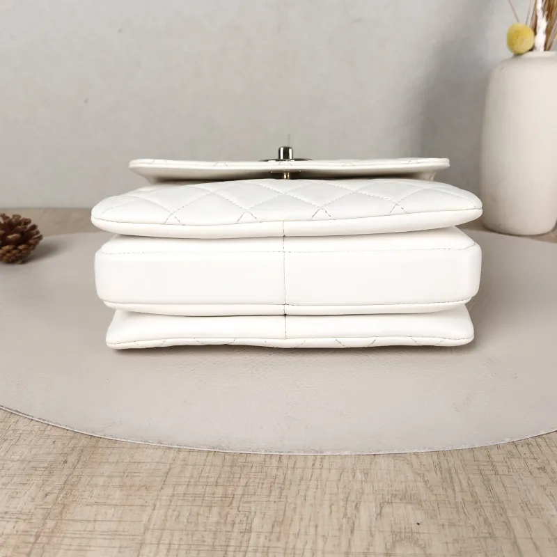 Chanel Crossbody Bag Trendy CC White Lambskinmini19.5 × 8 × 14.5 cm — cover view 4 of 5