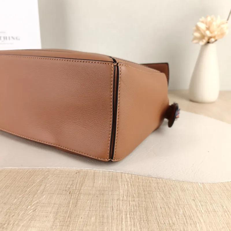 LOEWE Crossbody Bag Puzzle Caramel CC alfskin Small 24 × 10.5 × 16.5 cm — detail view 12 of 13