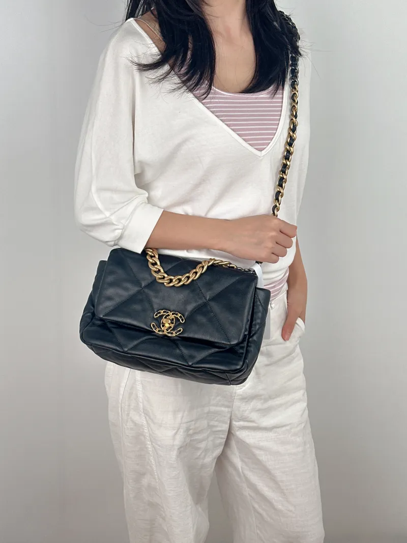 Chanel Crossbody Bag 19Bag Black SL ambskin Small 26 × 9 × 16 cm Microchip Edition — on-model view 1 of 3