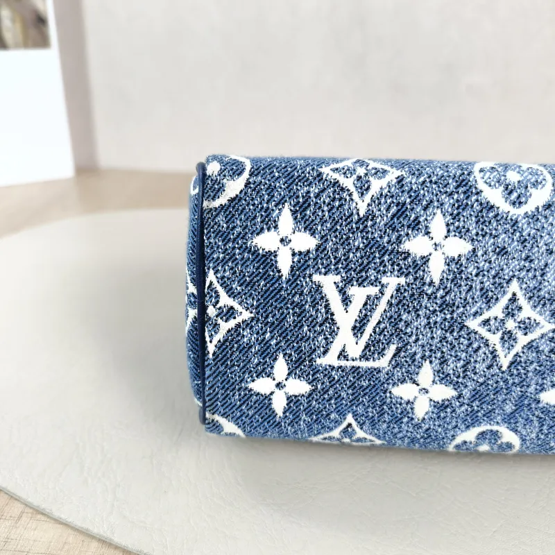 Louis Vuitton Crossbody Bag Speedy Nano Blue nano 16 × 7.5 × 10 cm — detail view 3 of 10