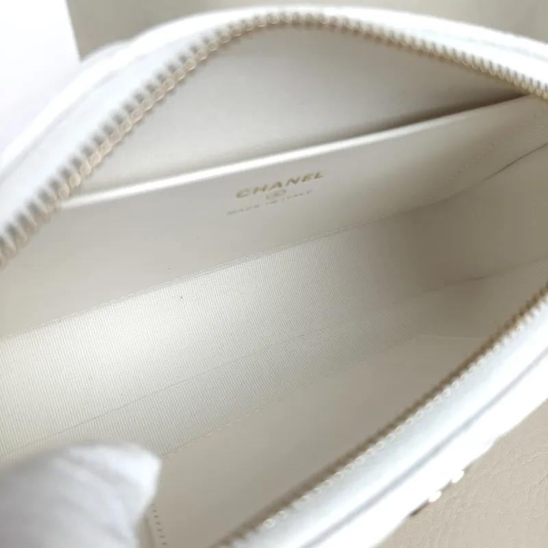 Chanel Crossbody Bag White Gold Grained Calfskin One Size 21 × 5 × 12 cm — detail view 7 of 11