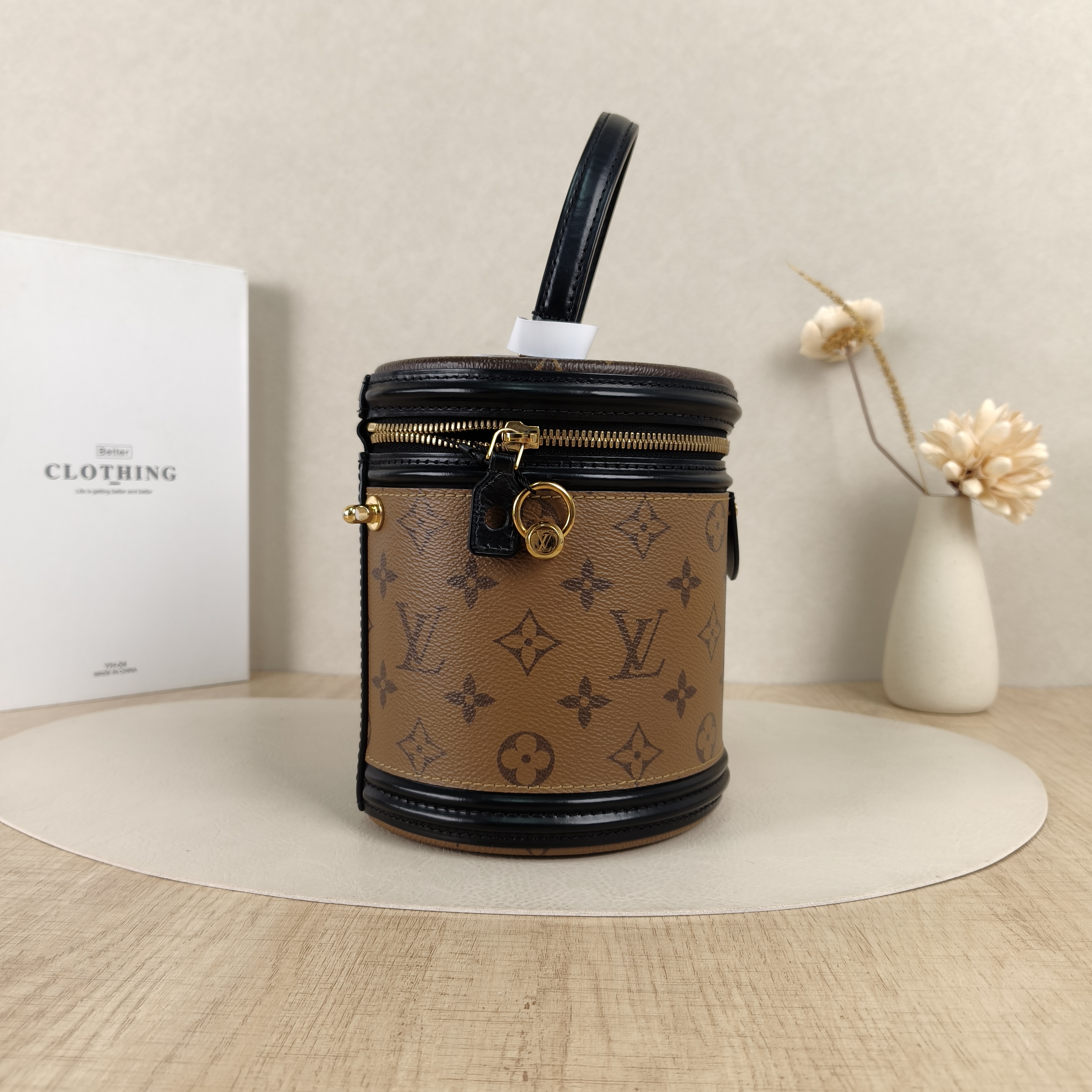 Louis Vuitton Bag — cover view 5 of 8