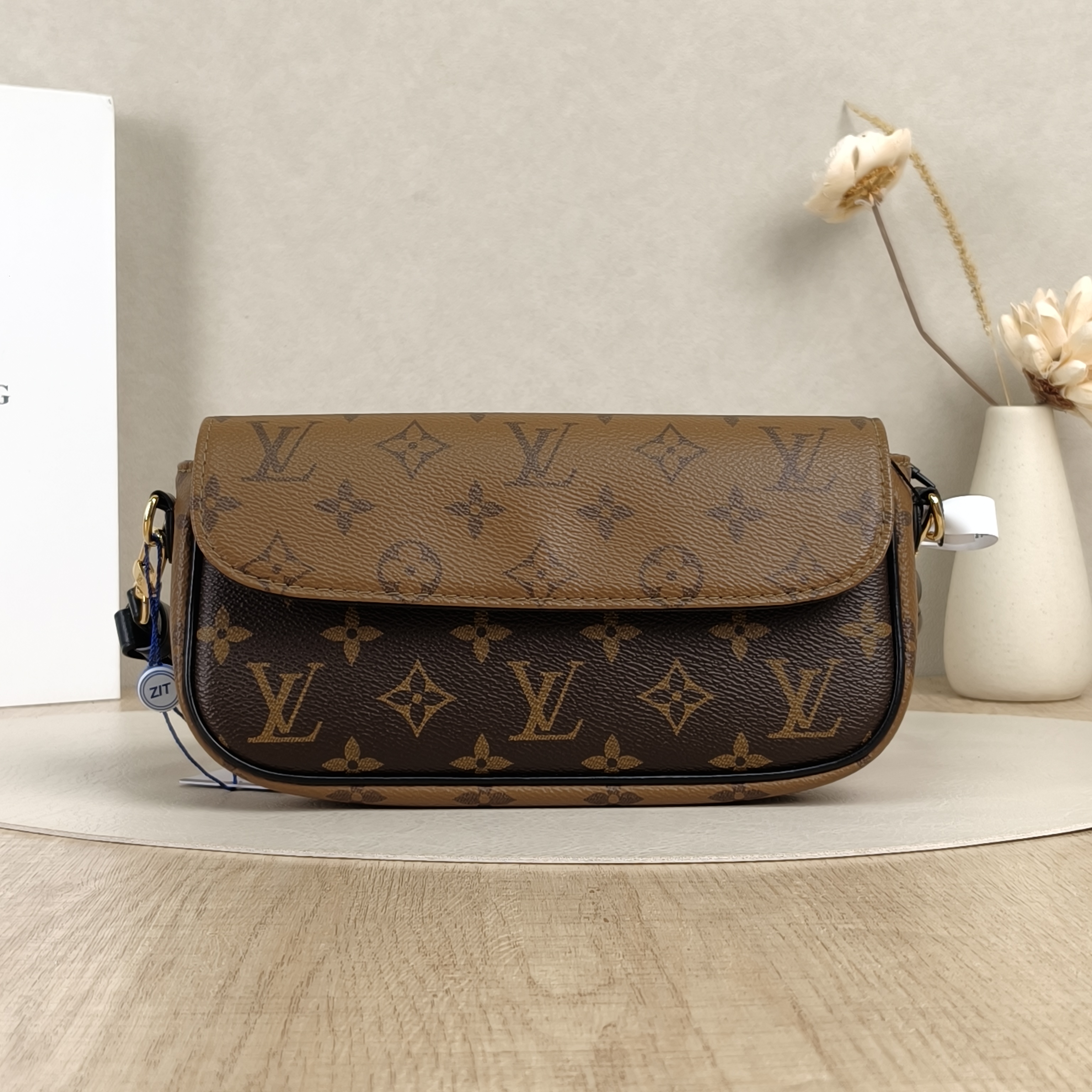 Louis Vuitton Crossbody Bag IVY Monogram PVC Small23.5 × 4.3 × 12 cm
