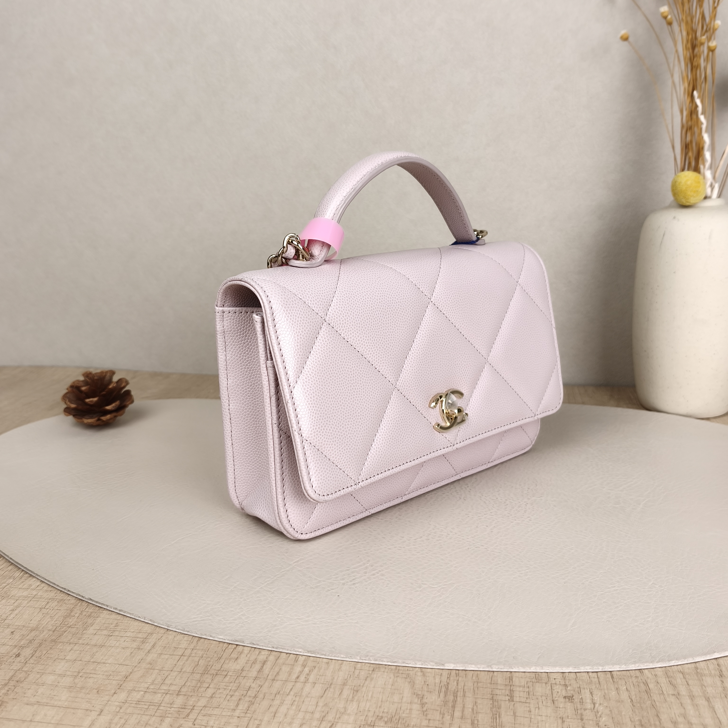 Chanel Crossbody Bag25k woc Pink Grained Calfskin One Size19.2 × 3.5 × 12.3 cm — cover view 2 of 9