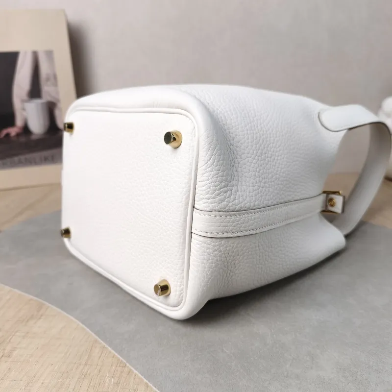 Hermès Top Handle Bag Picotin Lock 18 18 M4 Taurillon Clemence TC Calfskin Small 18 × 13 × 18 cm W — detail view 6 of 11