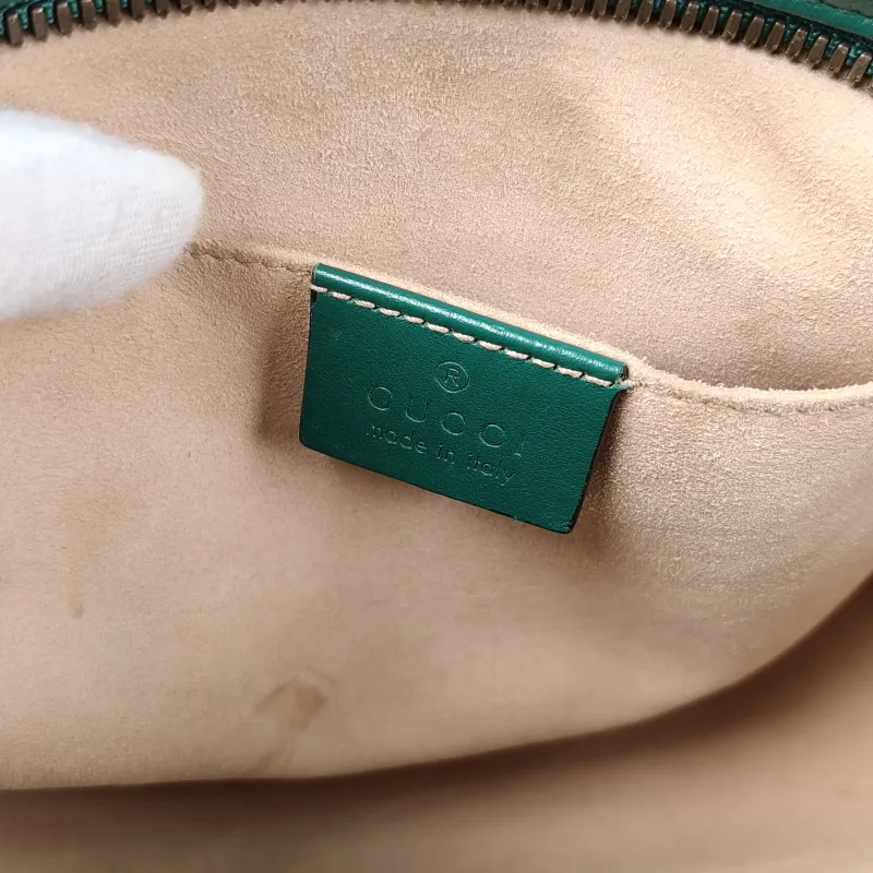 GUCCI Crossbody Bag GG Marmont Marmont Camera Bag Green Calfskin Small24 × 7 × 13 cm — detail view 6 of 13