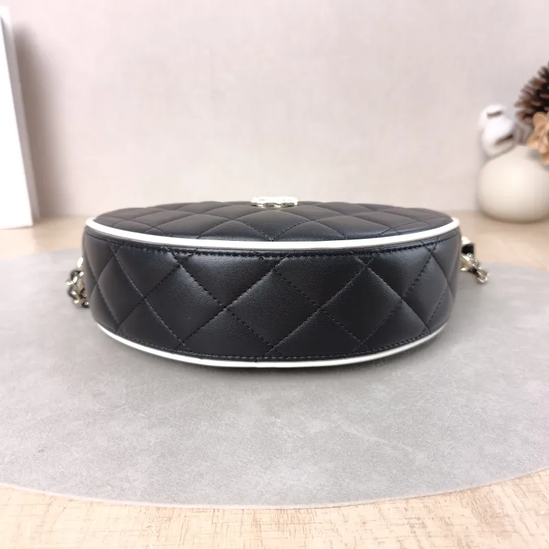 Chanel Crossbody Bag26s Top Handle Crossbody Bag Lambskin One Size22 × 6 × 15 cm — cover view 5 of 5
