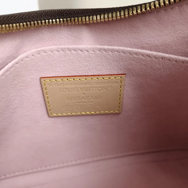 Louis Vuitton Crossbody Bag Boulogne Monogram PVC Small26 × 9.5 × 16 cm — detail view 8 of 10