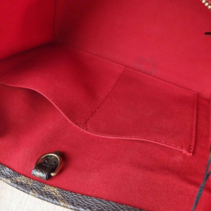 Louis Vuitton Shoulder Bag Onthego Monogram PVC Small 25 × 11.5 × 19 cm — detail view 3 of 14