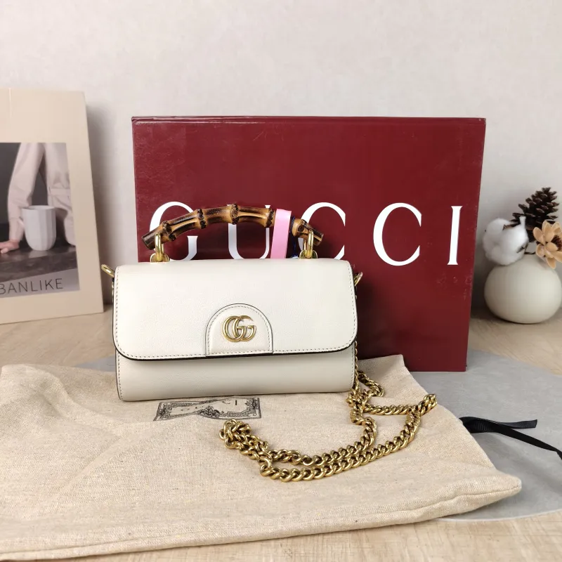 GUCCI Crossbody Bag Diana Crossbody Bag White Calfskin Mini 18.5 × 4 × 11 cm — cover view 6 of 6