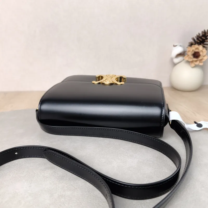 CELINE Crossbody Bag Teen Triomphe Black CC alfskin Small 18.5 × 6 × 14 cm — detail view 8 of 12