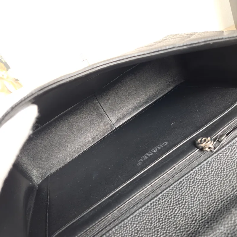 Chanel Crossbody Bagcf Collection Crossbody Bag Black Calfskin One Size30 × 8 × 21.5 cm — detail view 1 of 13