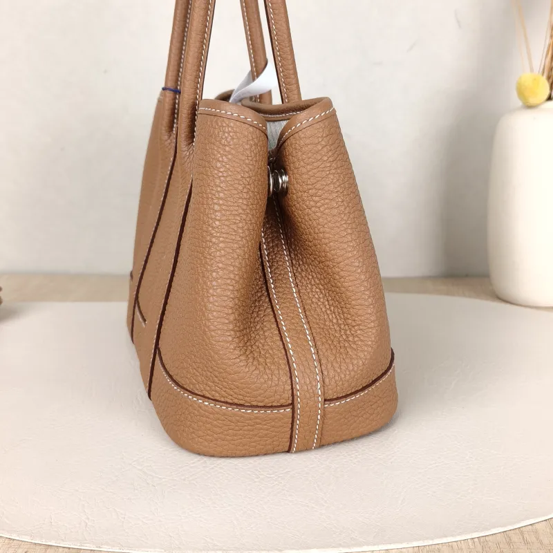 Hermès Top Handle Bag Neo Garden 23 Mini37 Brown Negonda Calfskinmini23 × 10 × 16 cm — detail view 9 of 9