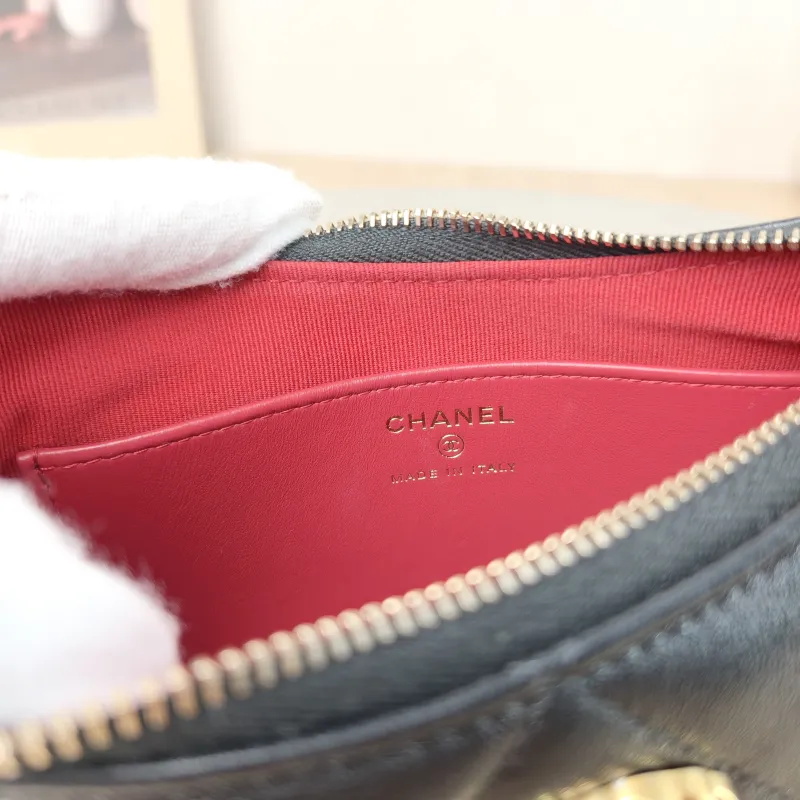 Chanel Shoulder Bag 19bag hobo Black Lambskin One Size 20 × 4.5 × 13 cm — detail view 10 of 11