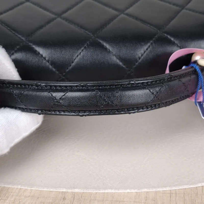 Chanel Crossbody Bag Pearl Crossbody Bag Black Lambskin One Size 21 × 7 × 15 cm — detail view 1 of 15
