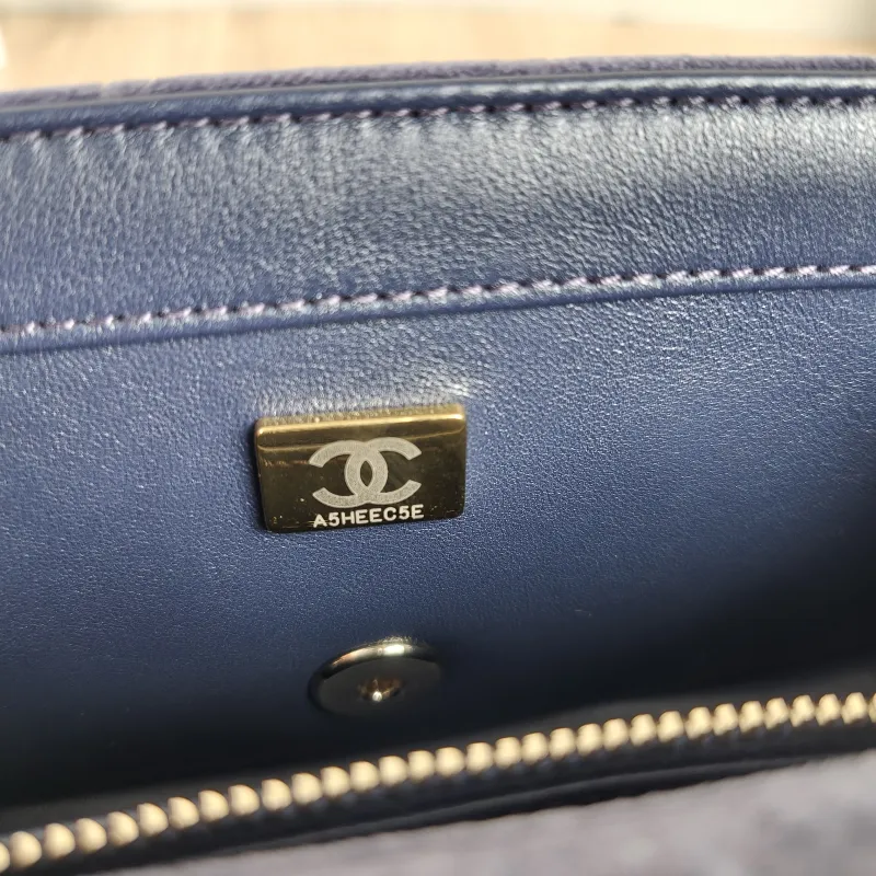 Chanel Crossbody Bag Classic Flap Large Mini CF Mini Blue Velvet mini 20 × 6 × 12 cm — detail view 5 of 13