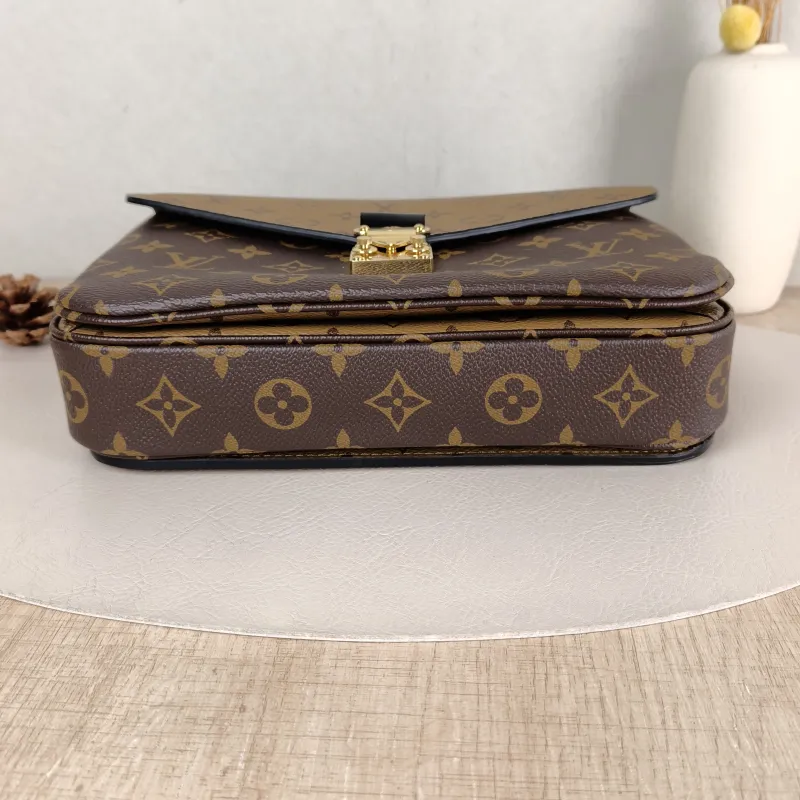 Louis Vuitton Crossbody Bag Pochette Métis Monogram Colorblock PVC Medium 25 × 7 × 19 cm — cover view 3 of 5