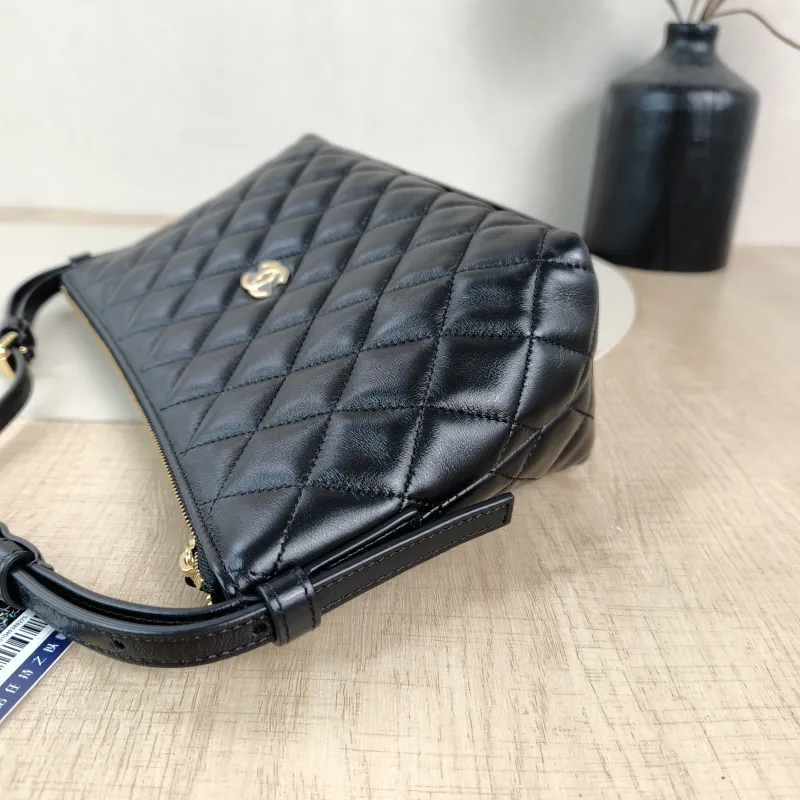 Chanel Crossbody Bag Hobo Vanity Case Bag Black Lambskin One Size19 × 8 × 14 cm — detail view 7 of 11