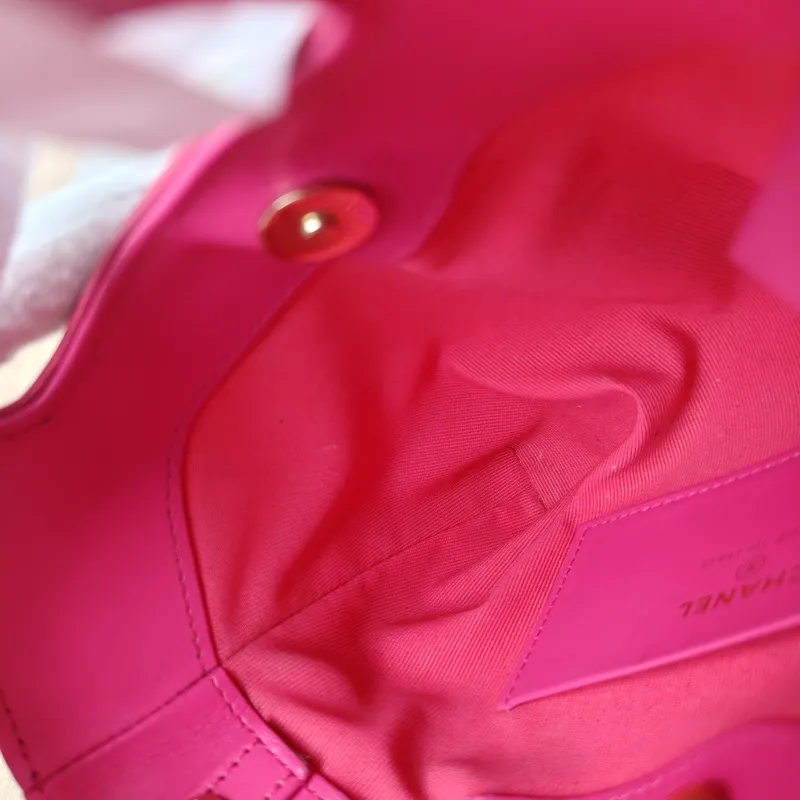 Chanel Crossbody Bag31Bag Pink Waxed Leathernano19 × 5 × 12 cm — detail view 10 of 14