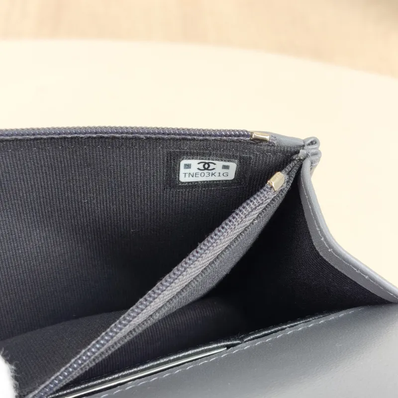 Chanel Crossbody Bag woc Dark Grey Lambskin Mini 17 × 4 × 10 cm — detail view 1 of 12