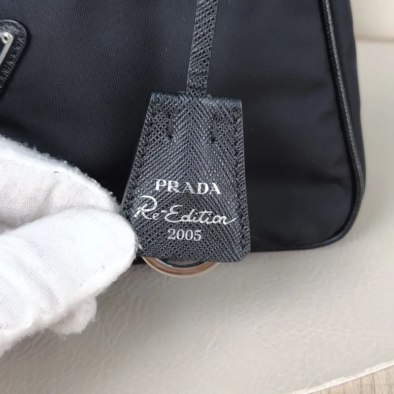 PRADA Shoulder Bag Re-Edition hobo — detail view 3 of 14