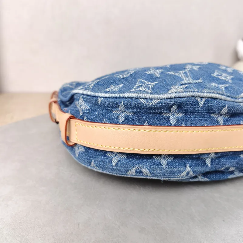 Louis Vuitton Shoulder Bag Croissant Blue Medium 25 × 5 × 15 cm — detail view 2 of 12