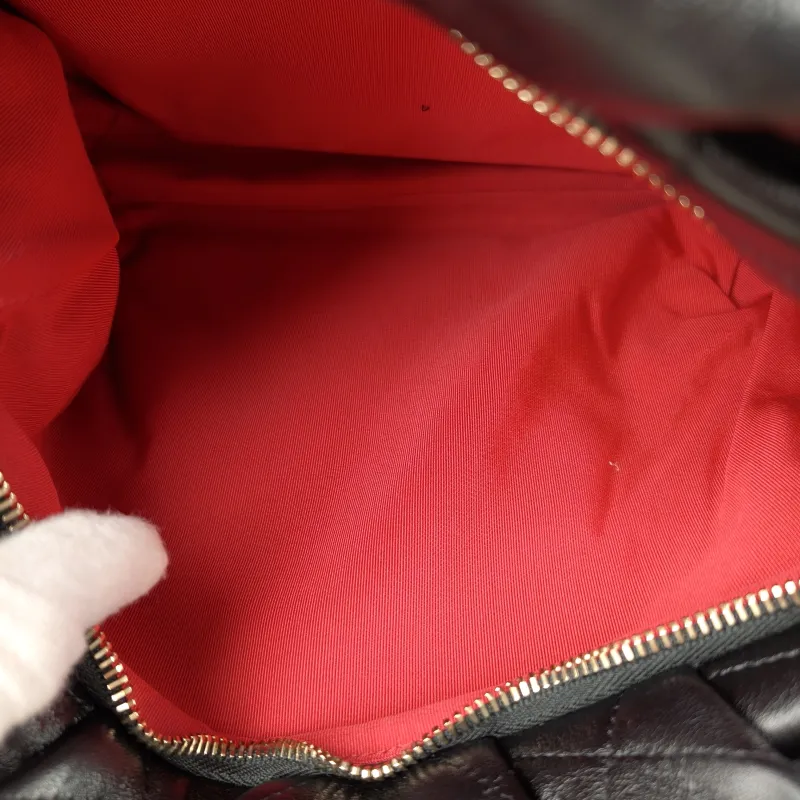 Chanel Shoulder Bag hobo Black Lambskin One Size 32 × 10 × 26 cm 29 — detail view 7 of 15