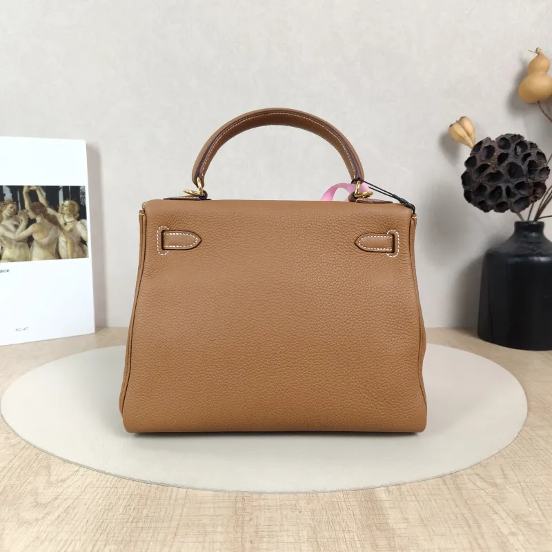 Hermès Shoulder Bag Kelly 25 Gold-Tone Hardware 37Gold Togo Calfskin Small 25 × 7 × 17 cm — cover view 5 of 6