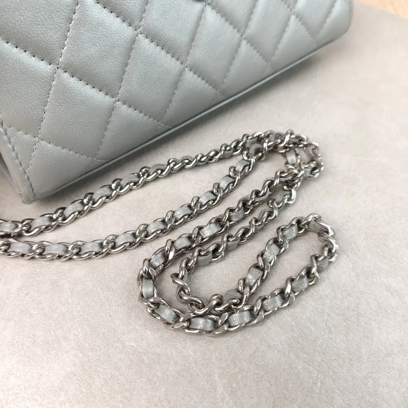 Chanel Crossbody Bag kelly Silver Waxed Leather One Size 18 × 4.5 × 10 cm — detail view 10 of 11