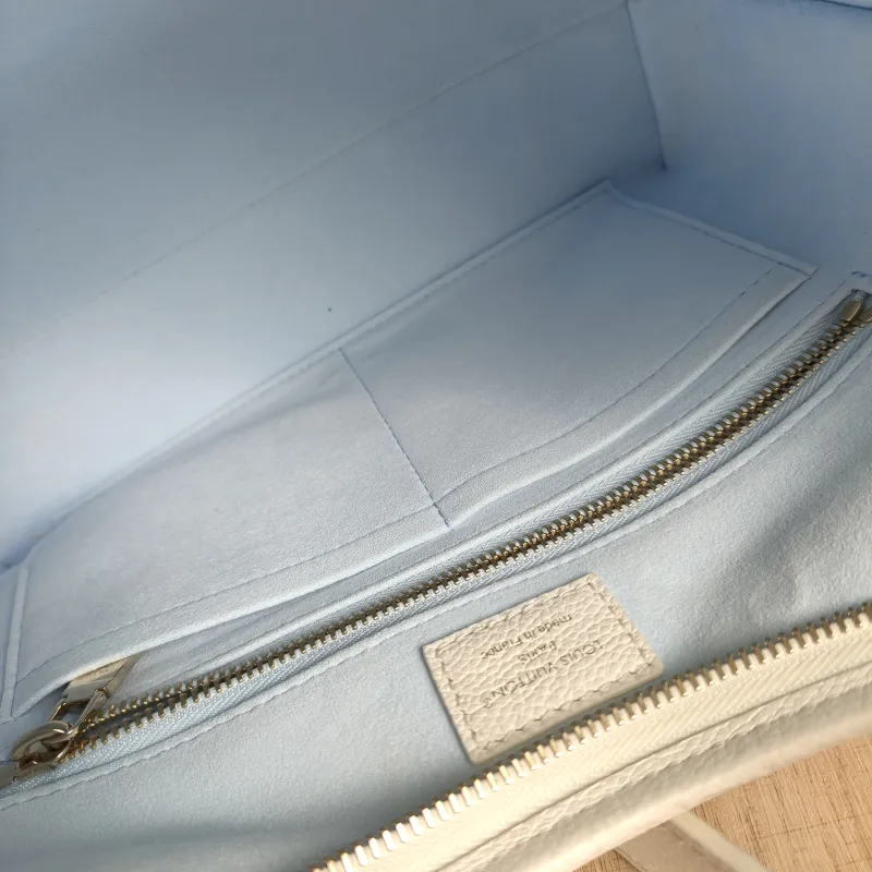 Louis Vuitton Crossbody Bag Carryall White · Blue Calfskin Small 29.5 × 12 × 24 cm — detail view 7 of 13