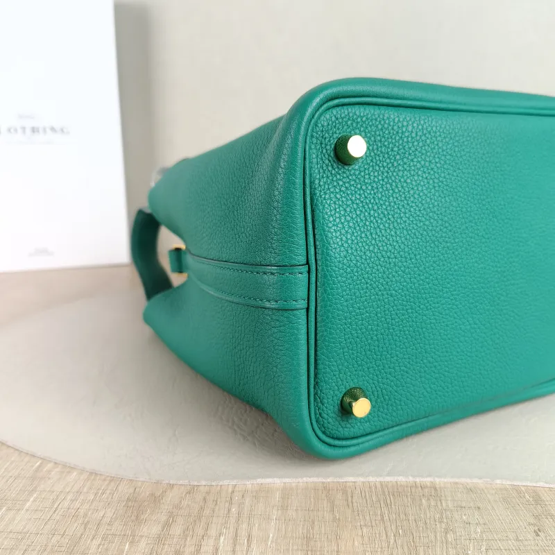 Hermès Top Handle Bag Picotin Lock 18 18 O6Vert Jade Taurillon Clemence TC Calfskin Small 18 × 13 × 18 cm U — detail view 3 of 8