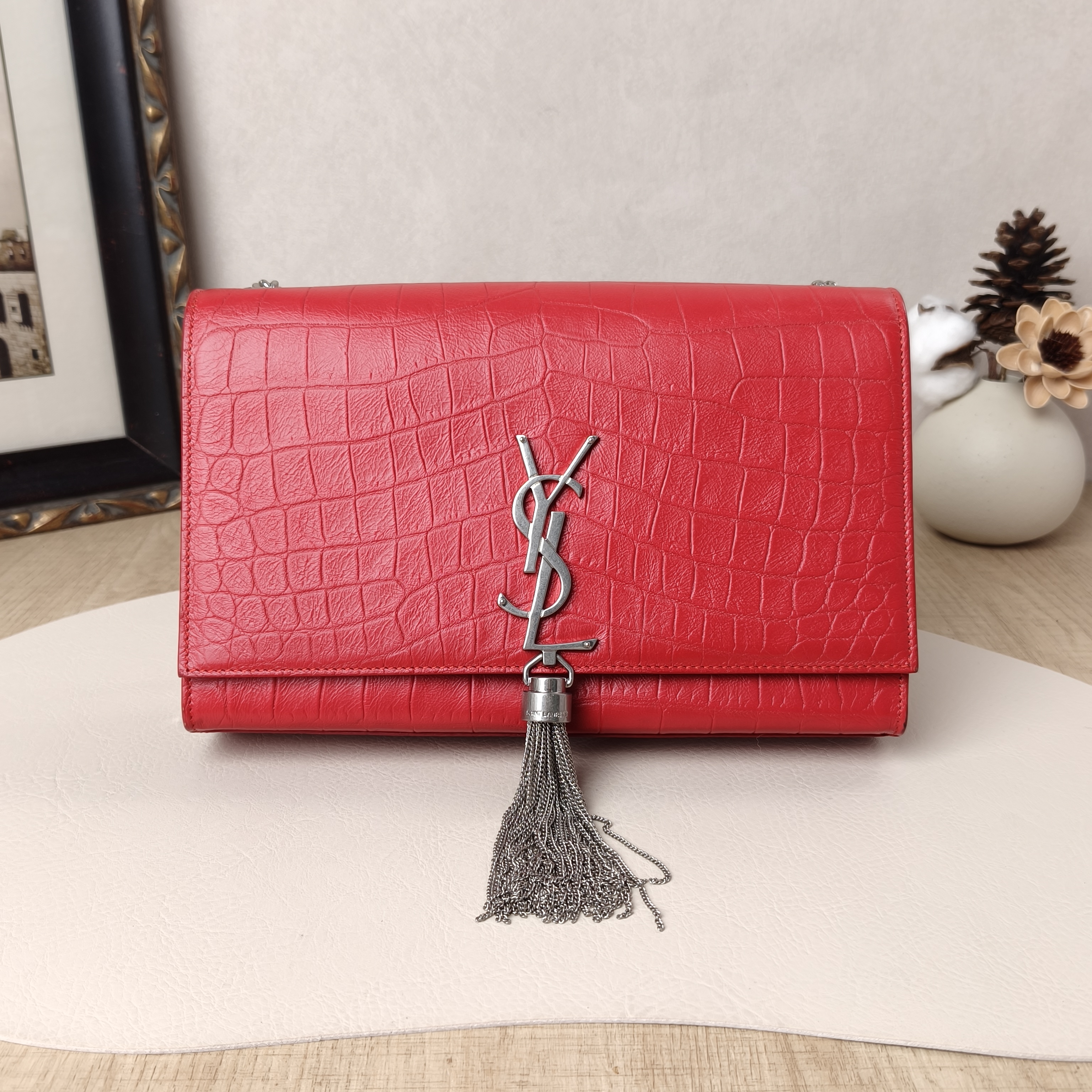SAINT LAURENT Crossbody Bag KATE Edition Red Calfskin Medium24 × 5.5 × 14.5 cm
