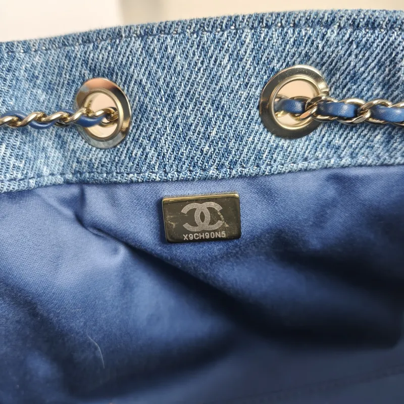 Chanel Crossbody Bag 25Bag Blue Mini 20 × 12.5 × 22 cm — detail view 1 of 12