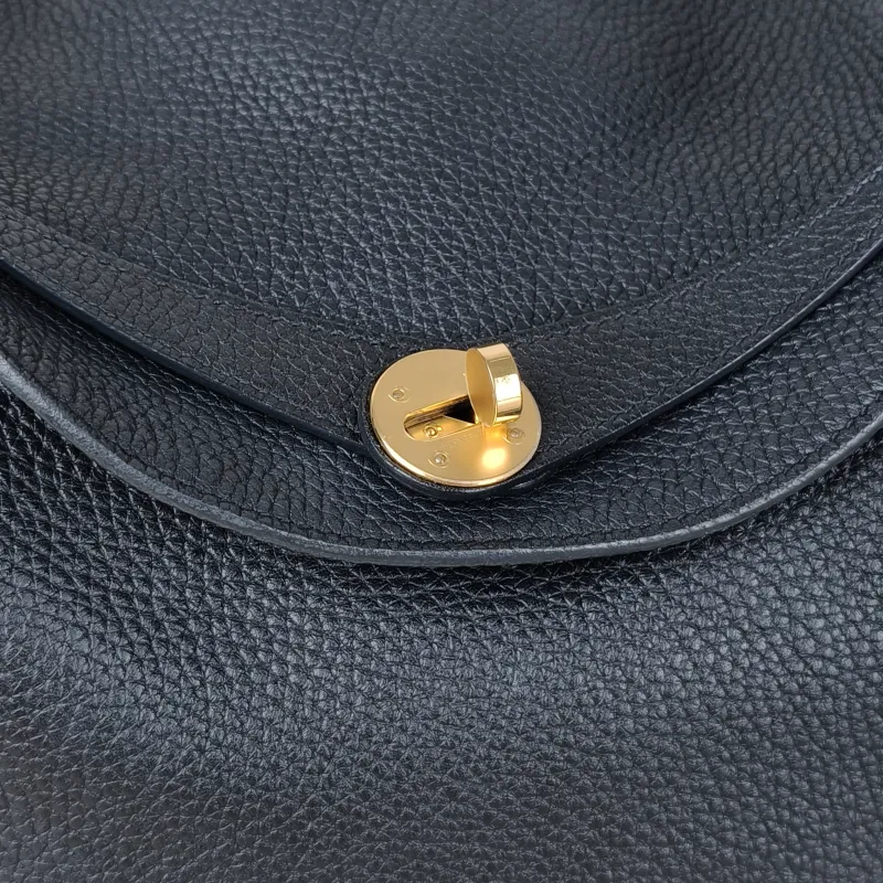 Hermès Crossbody Bag Lindy 3089Black Taurillon Clemence TC Calfskin Medium30 × 15 × 19 cm — detail view 5 of 13