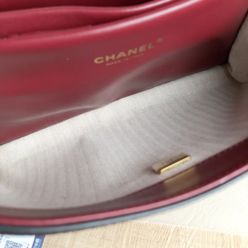 Chanel Shoulder Bag 26k Black Calfskin Medium 31.5 × 8 × 18.5 cm — detail view 6 of 13