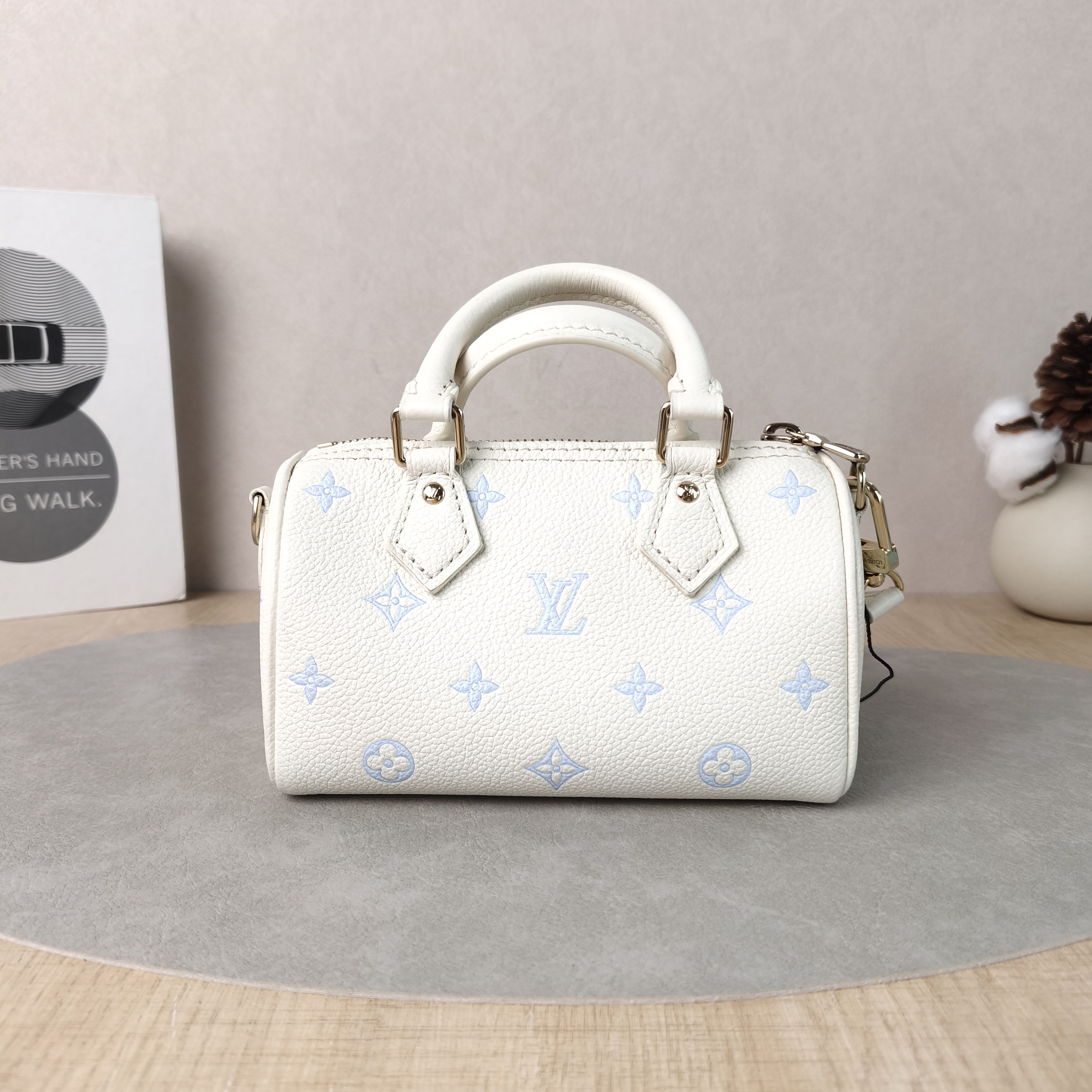 Louis Vuitton Crossbody Bag Speedy Nano White · Blue Calfskinnano16 × 7.5 × 10 cm