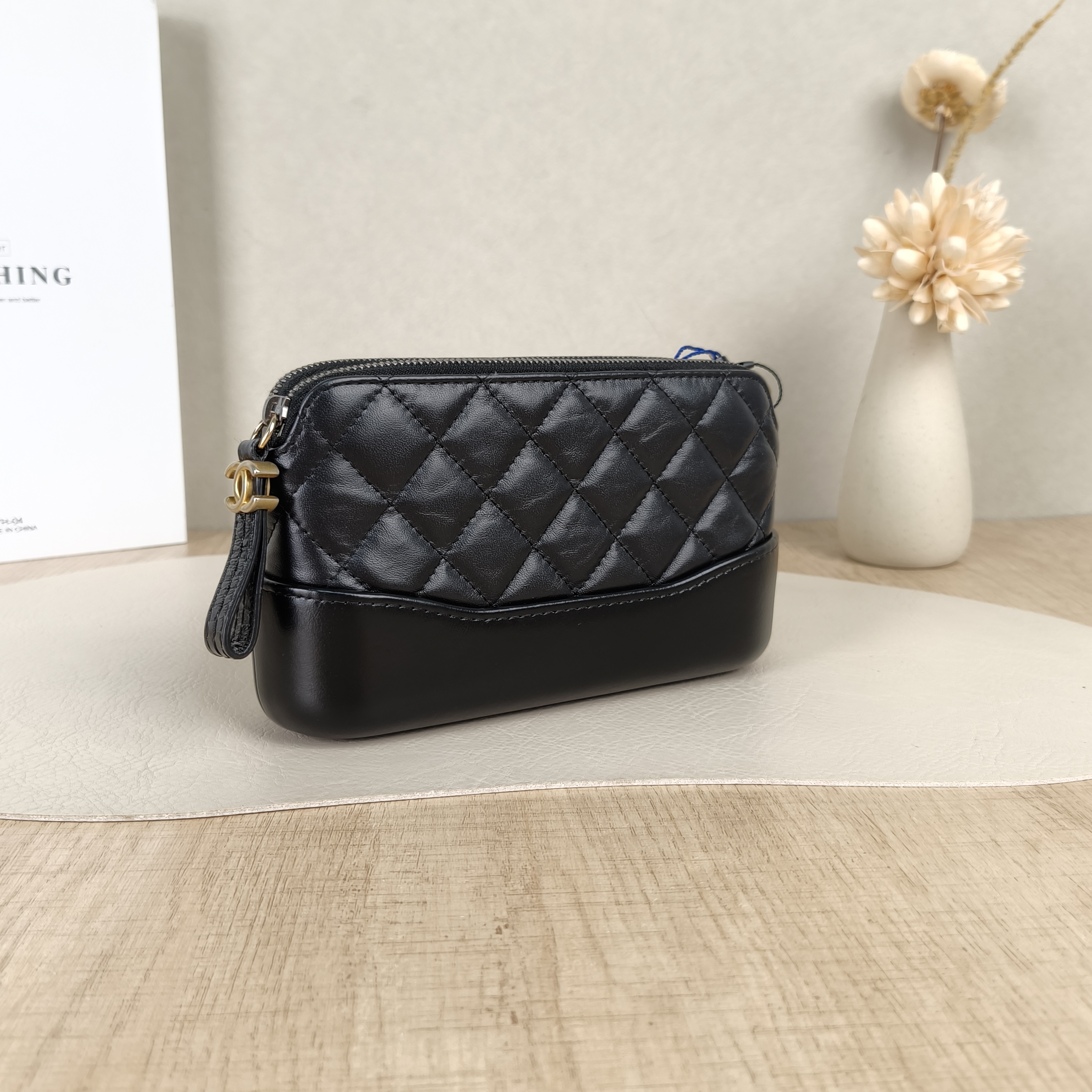 Chanel Crossbody Bag Gabrielle Gabrielle Bag Black Calfskin19 × 4 × 10 cm — cover view 3 of 5
